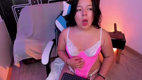Snapshot of barbara_honey chatting on 8, 3, 2025 Barbara online show from 8, 3, 2025