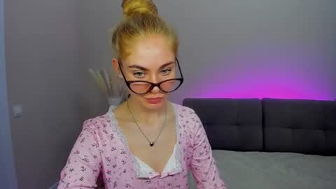 Snapshot of barbarachic chatting on 4, 8, 2026 BarbaraChic online show from 4, 8, 2026