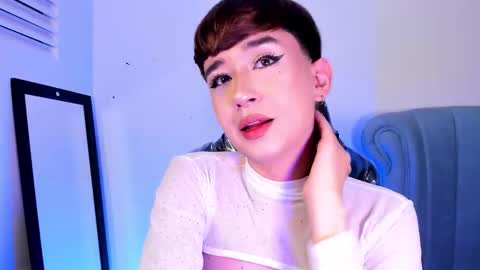 Snapshot of barbie_boy_ chatting on 30, 11, 2025 I work from home this is my room 3 online show from 30, 11, 2025