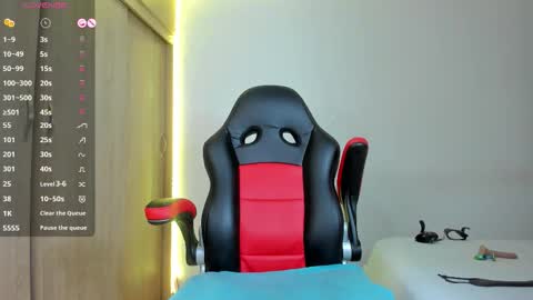 Nicolle  online show from 22, 12, 2025