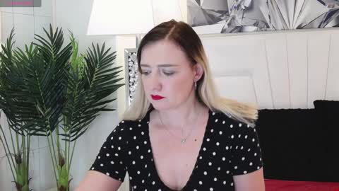 Snapshot of barbieeann chatting on 16, 12, 2024 Ann online show from 16, 12, 2024