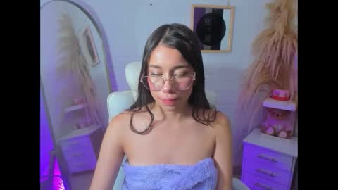 Snapshot of barbiegirl___ chatting on 5, 3, 2025 barbiegirl___ online show from 5, 3, 2025