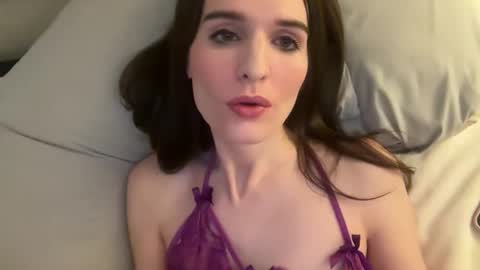 Snapshot of barbiejules chatting on 8, 10, 2025 BarbieJules online show from 8, 10, 2025