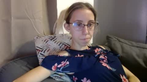 Snapshot of barelylegalblondy chatting on 16, 7, 2026 Lena online show from 16, 7, 2026