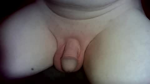 Snapshot of barenaked07 chatting on 5, 1, 2025 barenaked07 online show from 5, 1, 2025