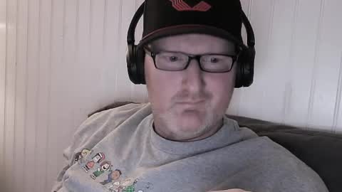 Snapshot of bartender_blue_eyes chatting on 14, 12, 2024 Bartender Blue online show from 14, 12, 2024