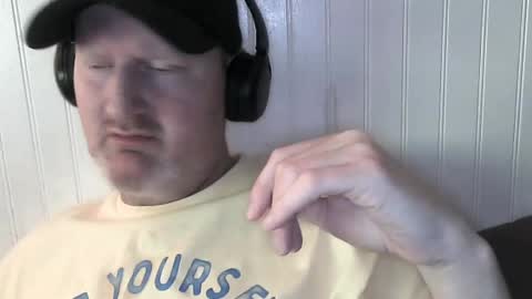 Snapshot of bartender_blue_eyes chatting on 22, 2, 2025 Bartender Blue online show from 22, 2, 2025