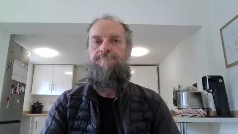 Snapshot of basiccamguy chatting on 18, 6, 2026 basiccamguy online show from 18, 6, 2026
