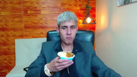 Snapshot of bastiaan_28 chatting on 5, 1, 2025 Bastian online show from 5, 1, 2025