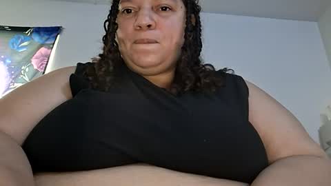 Snapshot of bbwdddreamqueen chatting on 6, 8, 2026 bbwdddreamqueen online show from 6, 8, 2026
