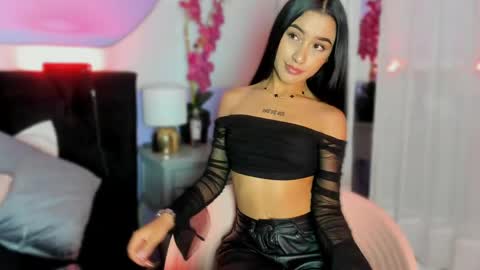 Snapshot of bby_izzy chatting on 28, 4, 2026 Bby online show from 28, 4, 2026
