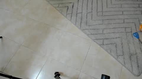 Meduza  online show from 4, 10, 2025