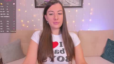 Snapshot of beachcrazy chatting on 30, 11, 2025 Lola online show from 30, 11, 2025