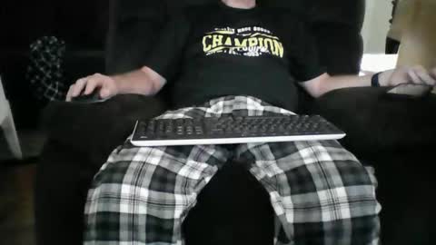 Snapshot of beachguy38 chatting on 25, 4, 2026 beachguy38 online show from 25, 4, 2026