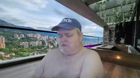 Snapshot of bear4muscle chatting on 23, 3, 2026 Dookie online show from 23, 3, 2026