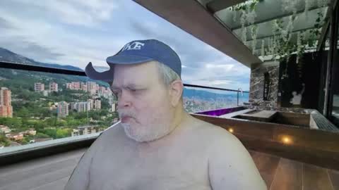 Snapshot of bear4muscle chatting on 31, 3, 2026 Dookie online show from 31, 3, 2026