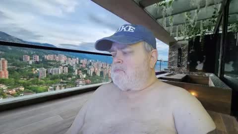 Snapshot of bear4muscle chatting on 8, 4, 2026 Dookie online show from 8, 4, 2026