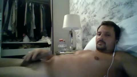Snapshot of bearboudior chatting on 31, 10, 2025 bearboudior online show from 31, 10, 2025