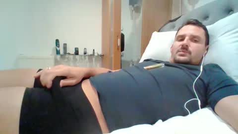 Snapshot of bearboudior chatting on 10, 11, 2025 bearboudior online show from 10, 11, 2025