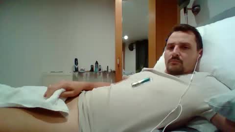 Snapshot of bearboudior chatting on 18, 11, 2025 bearboudior online show from 18, 11, 2025