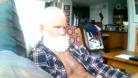 Snapshot of beardbushy chatting on 4, 3, 2025 beardbushy online show from 4, 3, 2025