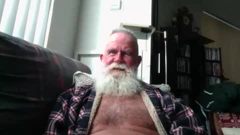 Snapshot of beardbushy chatting on 2, 11, 2025 beardbushy online show from 2, 11, 2025
