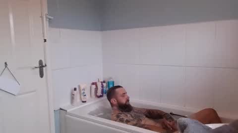 Snapshot of beardedtattedguy chatting on 11, 9, 2025 beardedtattedguy online show from 11, 9, 2025