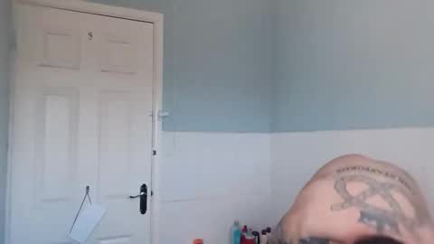 Snapshot of beardedtattedguy chatting on 22, 9, 2025 beardedtattedguy online show from 22, 9, 2025