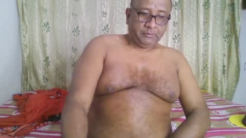 Snapshot of beargryzzly chatting on 12, 1, 2025 Grizzly online show from 12, 1, 2025