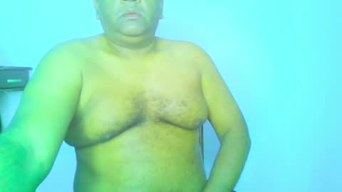 Snapshot of beargryzzly chatting on 23, 11, 2025 Grizzly online show from 23, 11, 2025