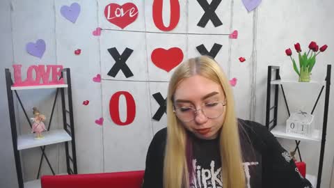 BeatriceFlyy online show from 1, 2, 2025