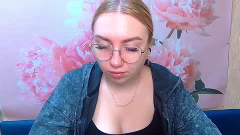 BeatriceFlyy online show from 15, 9, 2025