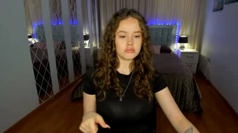Snapshot of beatricewild chatting on 10, 6, 2026 BeatriceWild online show from 10, 6, 2026