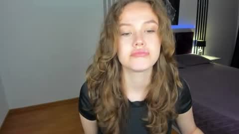 Snapshot of beatricewild chatting on 26, 6, 2026 BeatriceWild online show from 26, 6, 2026