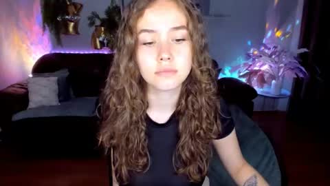 Snapshot of beatricewild chatting on 4, 7, 2026 BeatriceWild online show from 4, 7, 2026