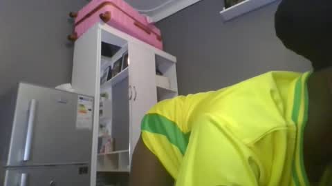 Snapshot of beautie699392 chatting on 18, 5, 2026 Lil stunner online show from 18, 5, 2026