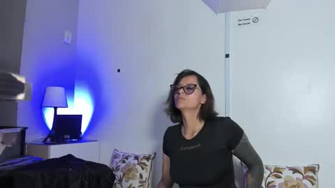 Snapshot of beautifull_wild_girl chatting on 3, 3, 2026 maria online show from 3, 3, 2026