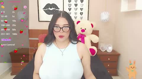 Snapshot of beautty_pink chatting on 13, 12, 2024 beautty_pink online show from 13, 12, 2024