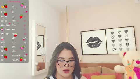 Snapshot of beautty_pink chatting on 8, 1, 2025 beautty_pink online show from 8, 1, 2025