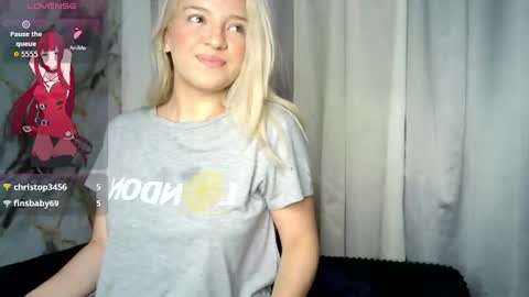Snapshot of beauty_lana18 chatting on 19, 7, 2026 lana online show from 19, 7, 2026