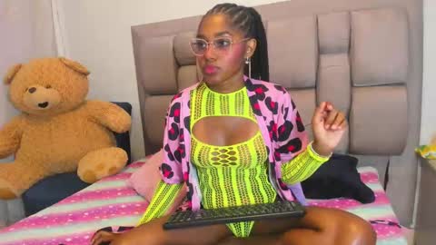 Snapshot of beauty_luci chatting on 7, 10, 2025 beauty_luci online show from 7, 10, 2025