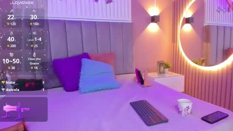 Snapshot of beauty_milf4 chatting on 19, 2, 2025 Chantall online show from 19, 2, 2025
