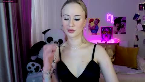 Snapshot of beauty_sashaxx chatting on 20, 5, 2026 beauty Sasha online show from 20, 5, 2026