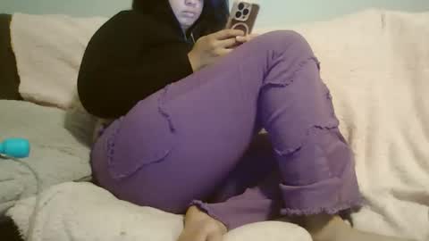 Snapshot of beautyloves chatting on 22, 10, 2025 Beauty online show from 22, 10, 2025