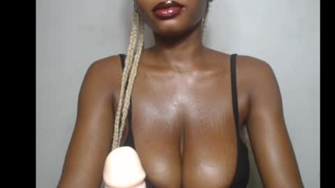 Snapshot of beautyslut1 chatting on 1, 5, 2026 beautyslut1 online show from 1, 5, 2026