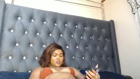 Snapshot of beautystar12 chatting on 15, 12, 2024 beautystar12 online show from 15, 12, 2024