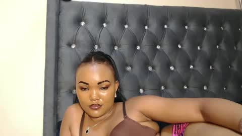 Snapshot of beautystar12 chatting on 20, 12, 2024 beautystar12 online show from 20, 12, 2024