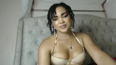 Snapshot of beautystar12 chatting on 24, 1, 2025 beautystar12 online show from 24, 1, 2025