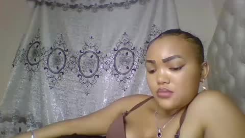 Snapshot of beautystar12 chatting on 27, 2, 2025 beautystar12 online show from 27, 2, 2025