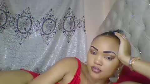 Snapshot of beautystar12 chatting on 28, 2, 2025 beautystar12 online show from 28, 2, 2025